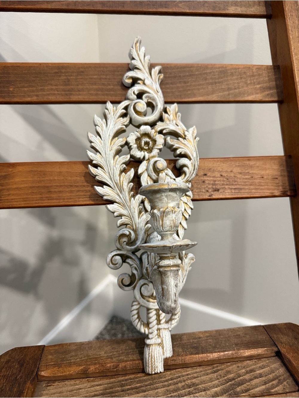 Vintage Ornate Acanthus Wall Sconce Candle Holder Resin Rococo Baroque Style - Picture 4 of 6